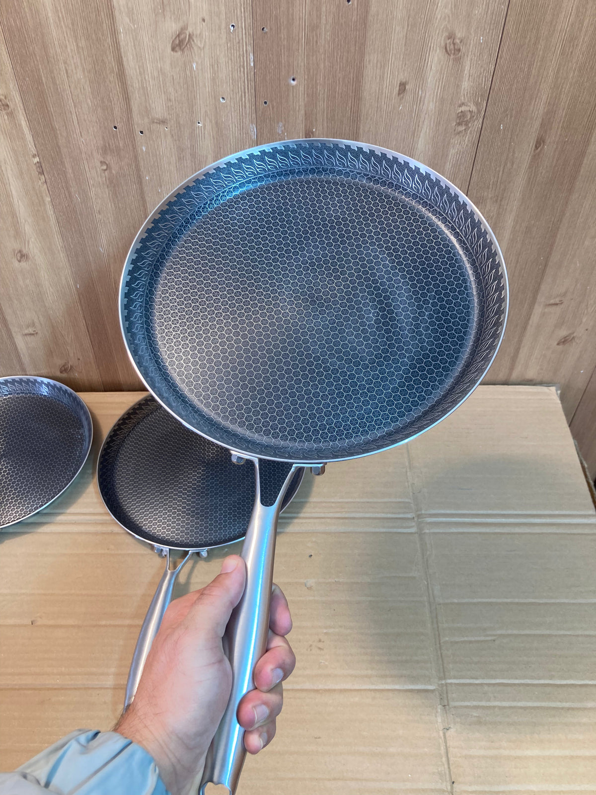 Double Laser Coated HoneyComb Flat Pizza Pan Without Lid