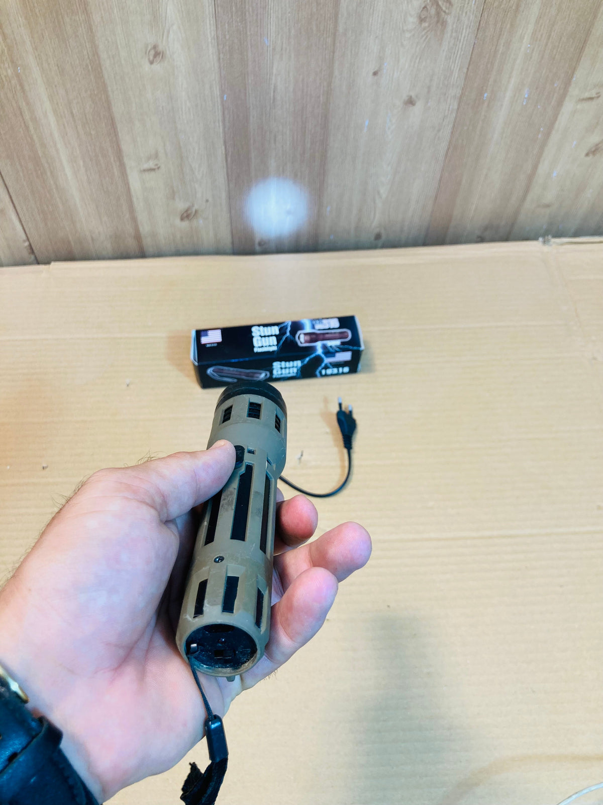 SABRE 2in1 Flashlight & Self Defence Stun Gun - Taser
