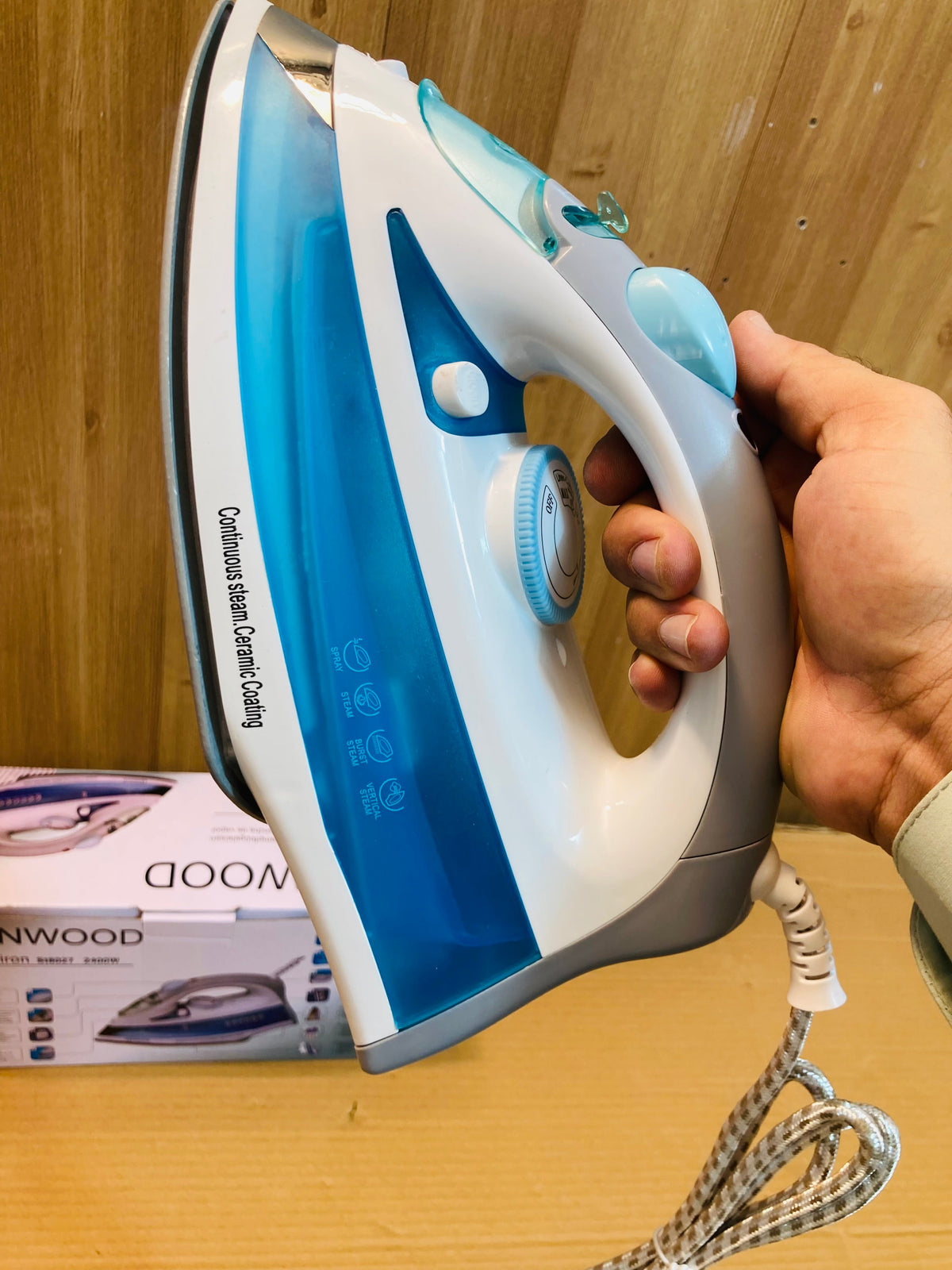 Kenwood Ceramic Soleplate Steam Iron 2400W - ST8027