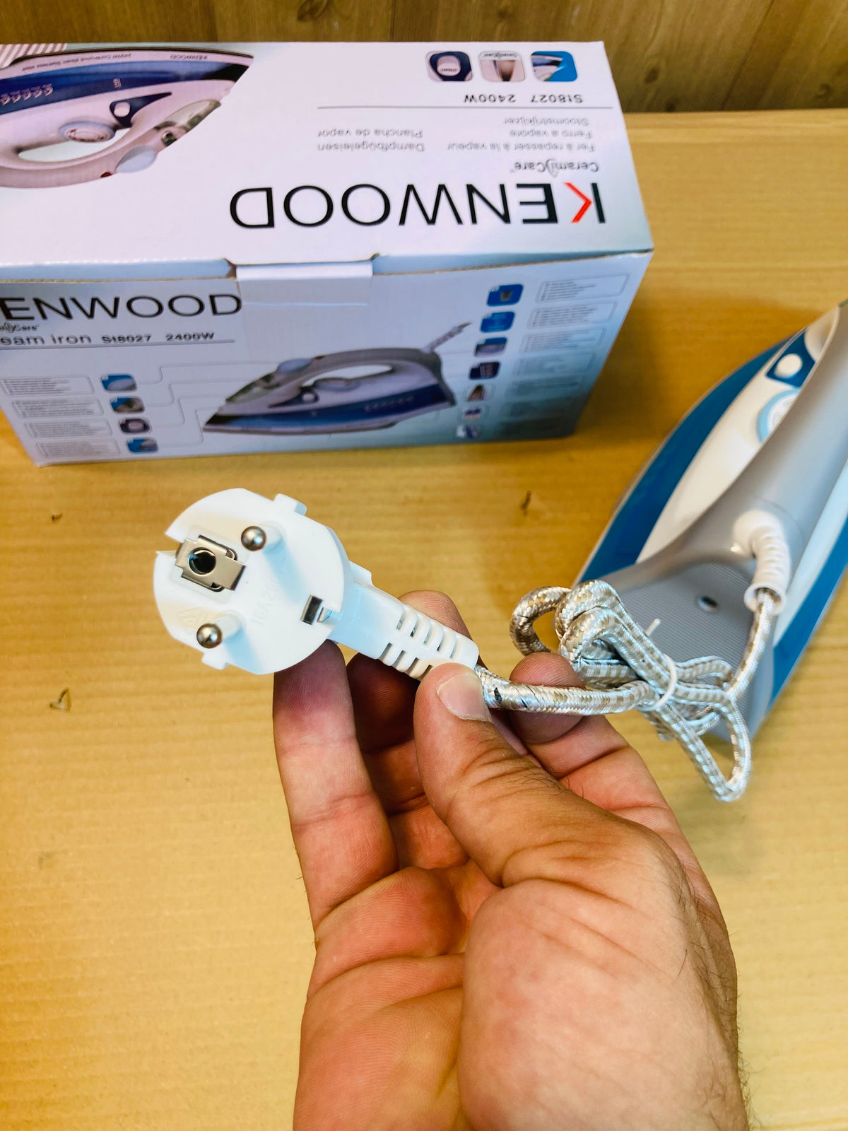 Kenwood Ceramic Soleplate Steam Iron 2400W - ST8027