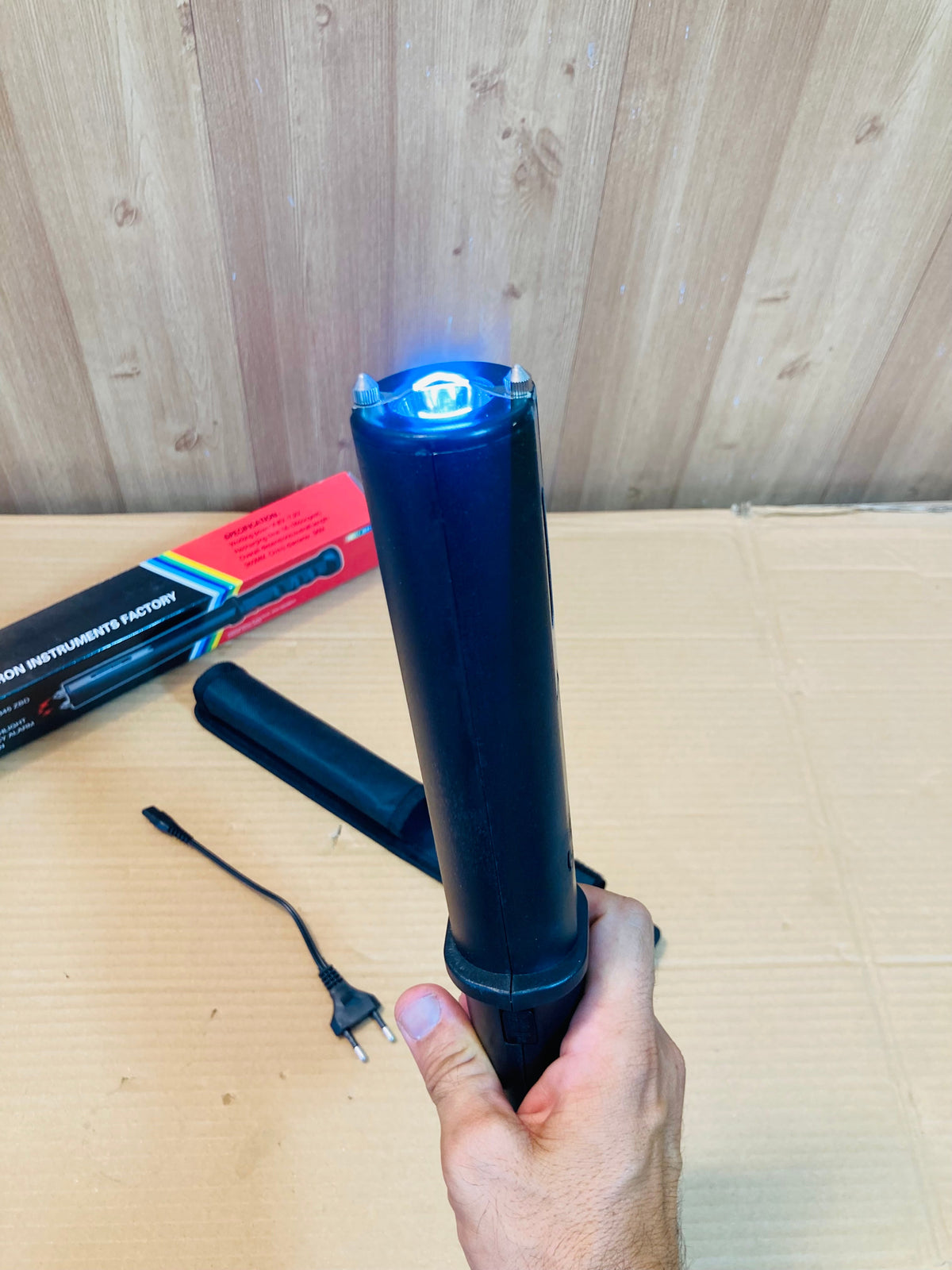 Self Defence Siren Stun Gun Baton - Taser TW-809