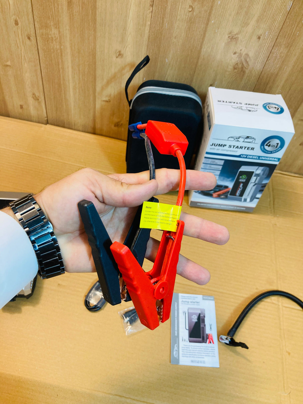 4in1 Portable Emergency Multitask Device - Jump Starter & Air Compressor